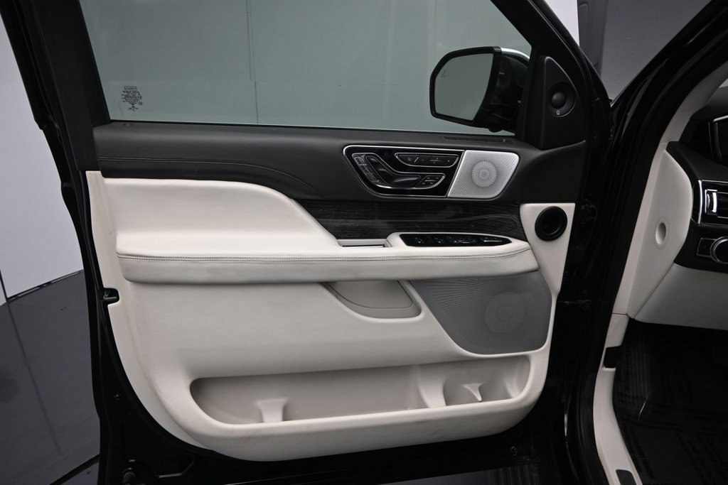 Used 2018 Lincoln Navigator Black Label AWD/4WD image 19