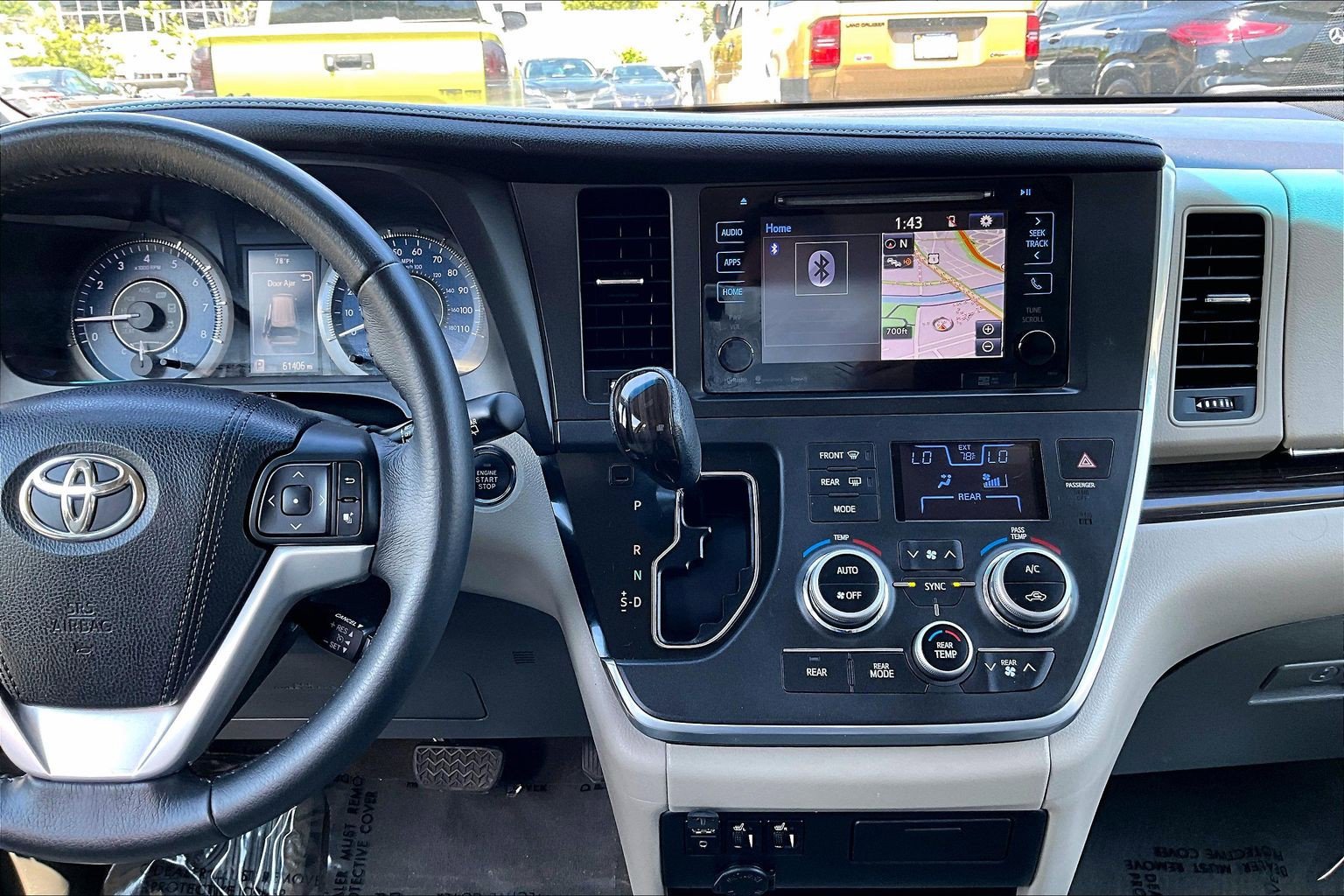 Used 2017 Toyota Sienna XLE FWD image 6