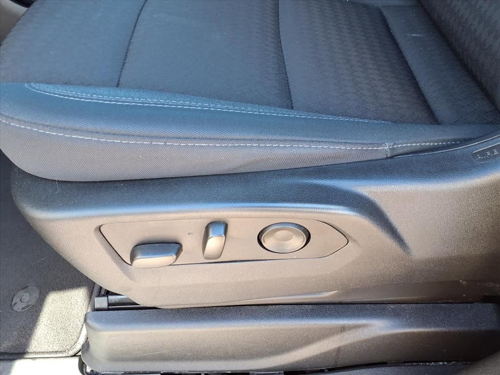 Used 2024 GMC Yukon XL SLE image 26