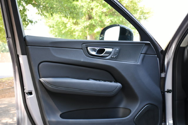 Certified 2026 Volvo XC60 B5 Plus AWD/4WD image 10