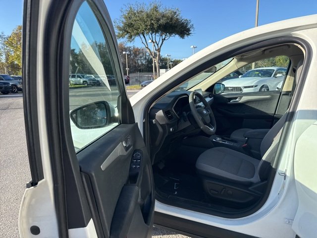 Used 2020 Ford Escape SE image 12