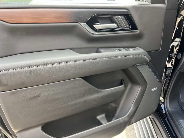 New 2026 GMC Yukon XL Denali w/ Denali Reserve Package image 18