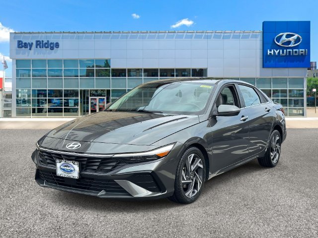 Used 2025 Hyundai Elantra Limited FWD image 10