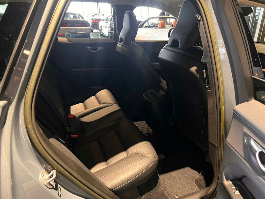 Used 2023 Volvo XC60 B5 Plus image 26
