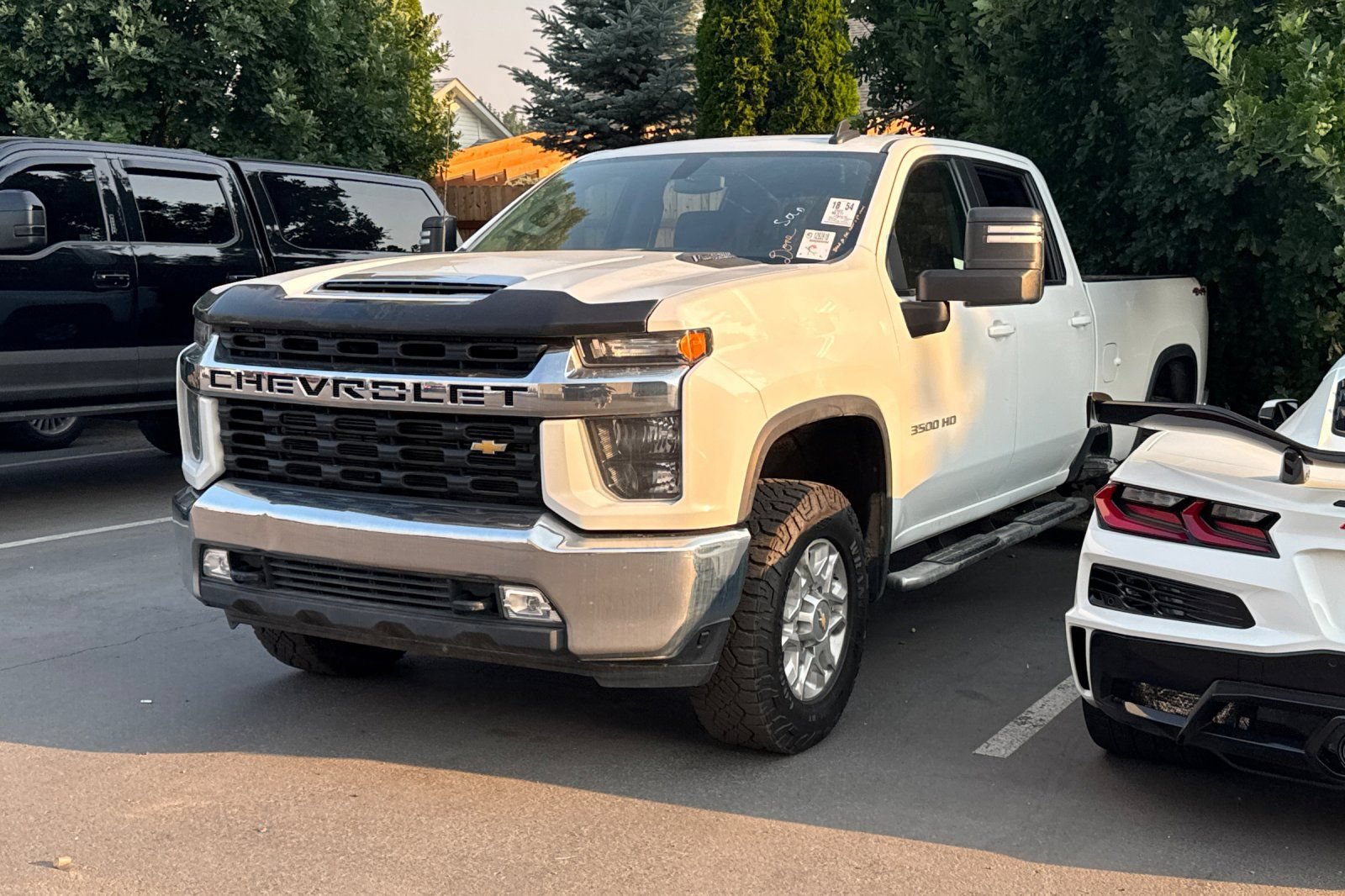 Used 2022 Chevrolet Silverado 3500 LT w/ Convenience Package AWD/4WD image 2