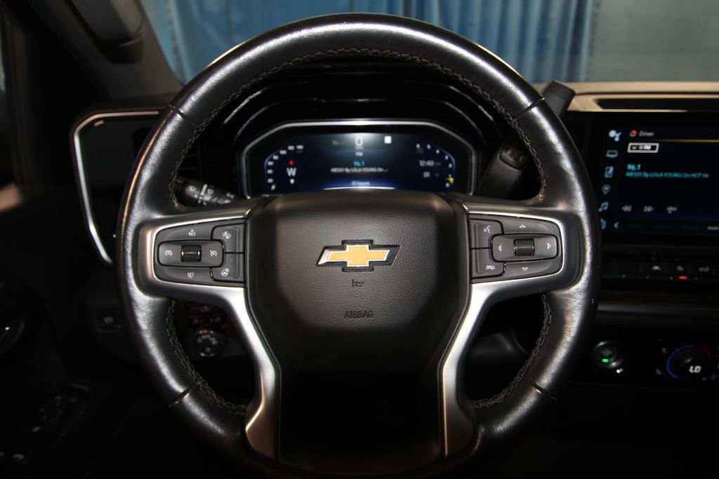 Used 2022 Chevrolet Silverado 1500 LT image 11