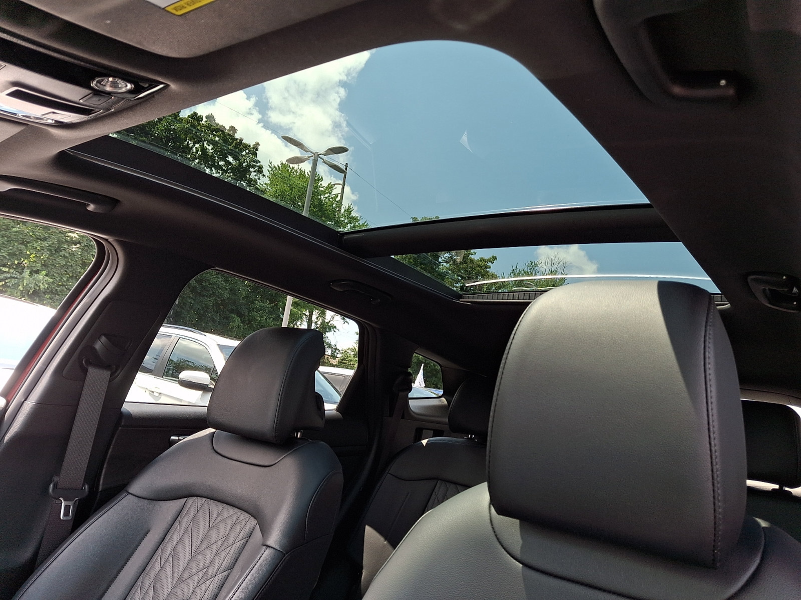 Certified 2025 Kia Sportage X-Line AWD/4WD image 13