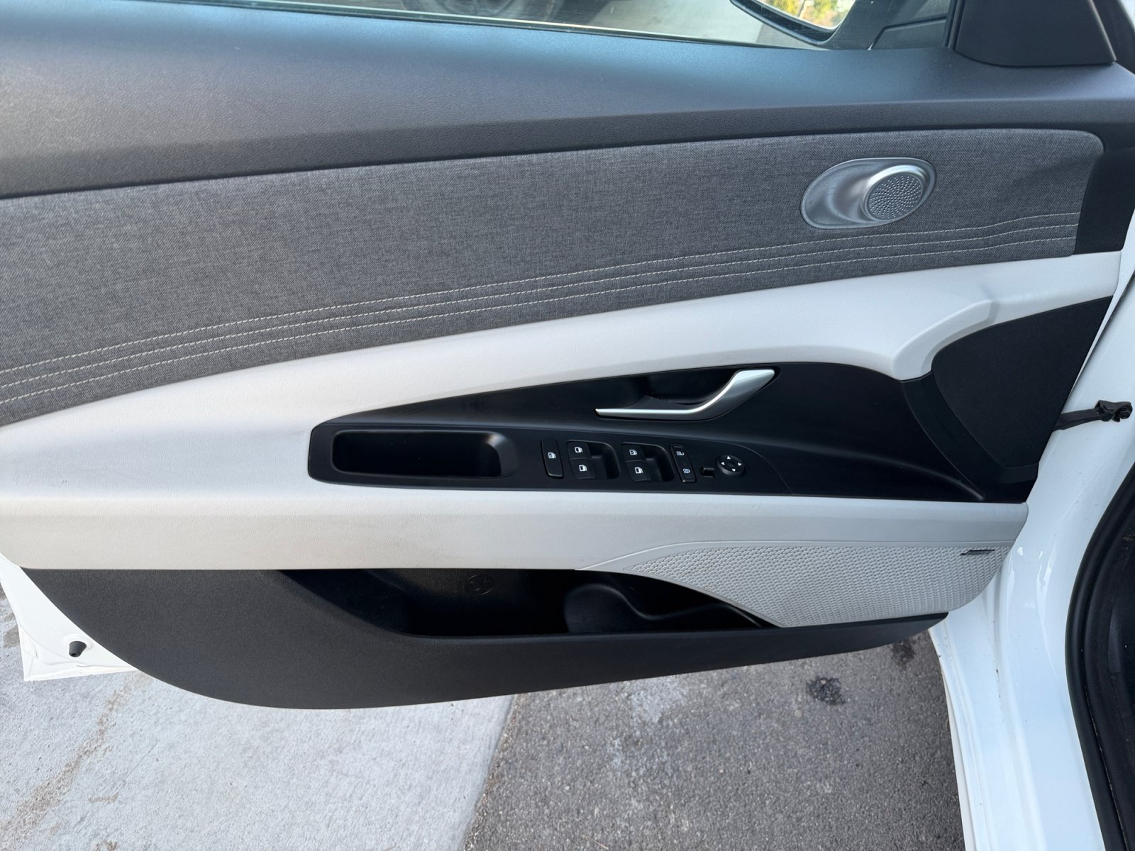 Used 2021 Hyundai Elantra Limited w/ Cargo Package FWD image 13