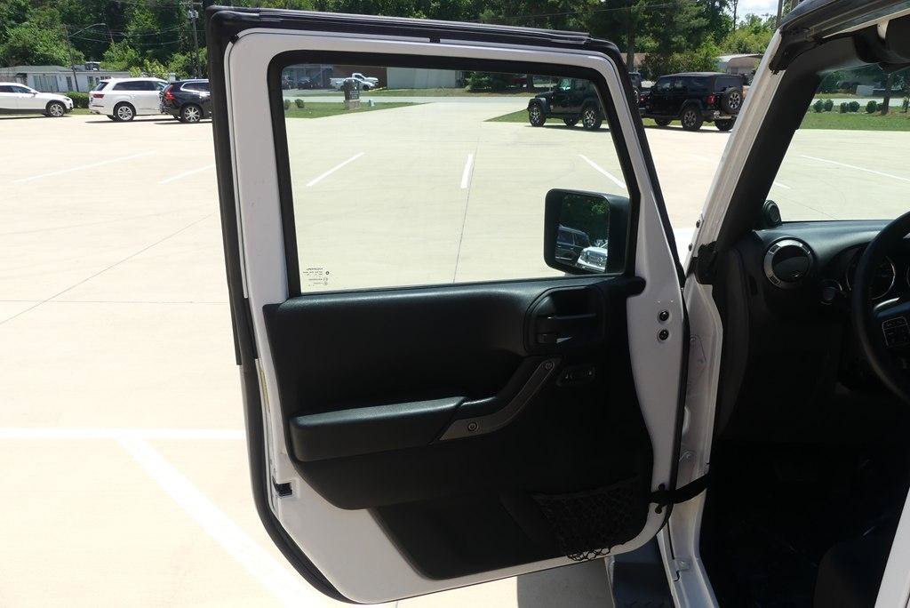 Used 2014 Jeep Wrangler Unlimited Sport w/ Quick Order Package 24S AWD/4WD image 9