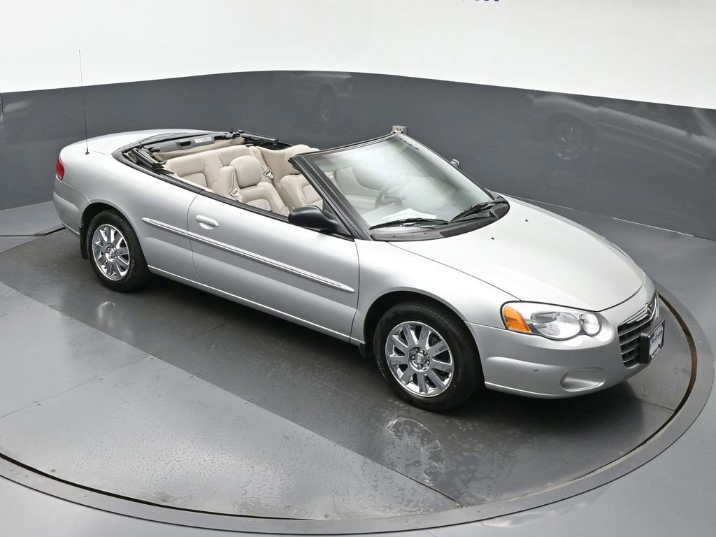 Used 2005 Chrysler Sebring Limited image 3