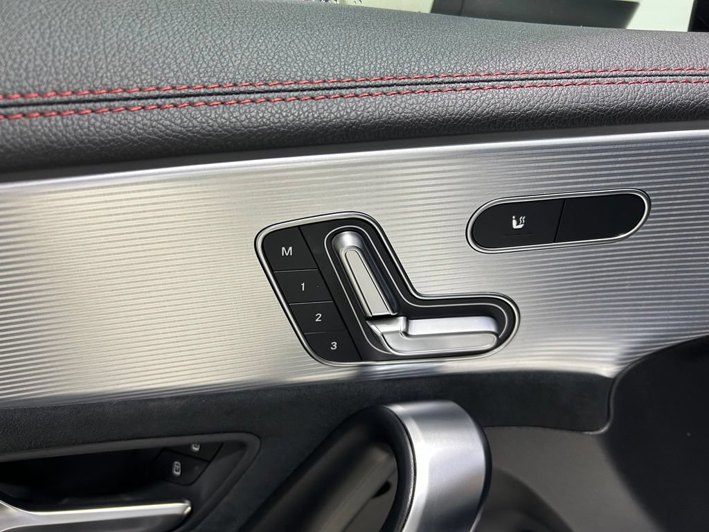 Used 2023 Mercedes-Benz CLA 250 4MATIC image 11