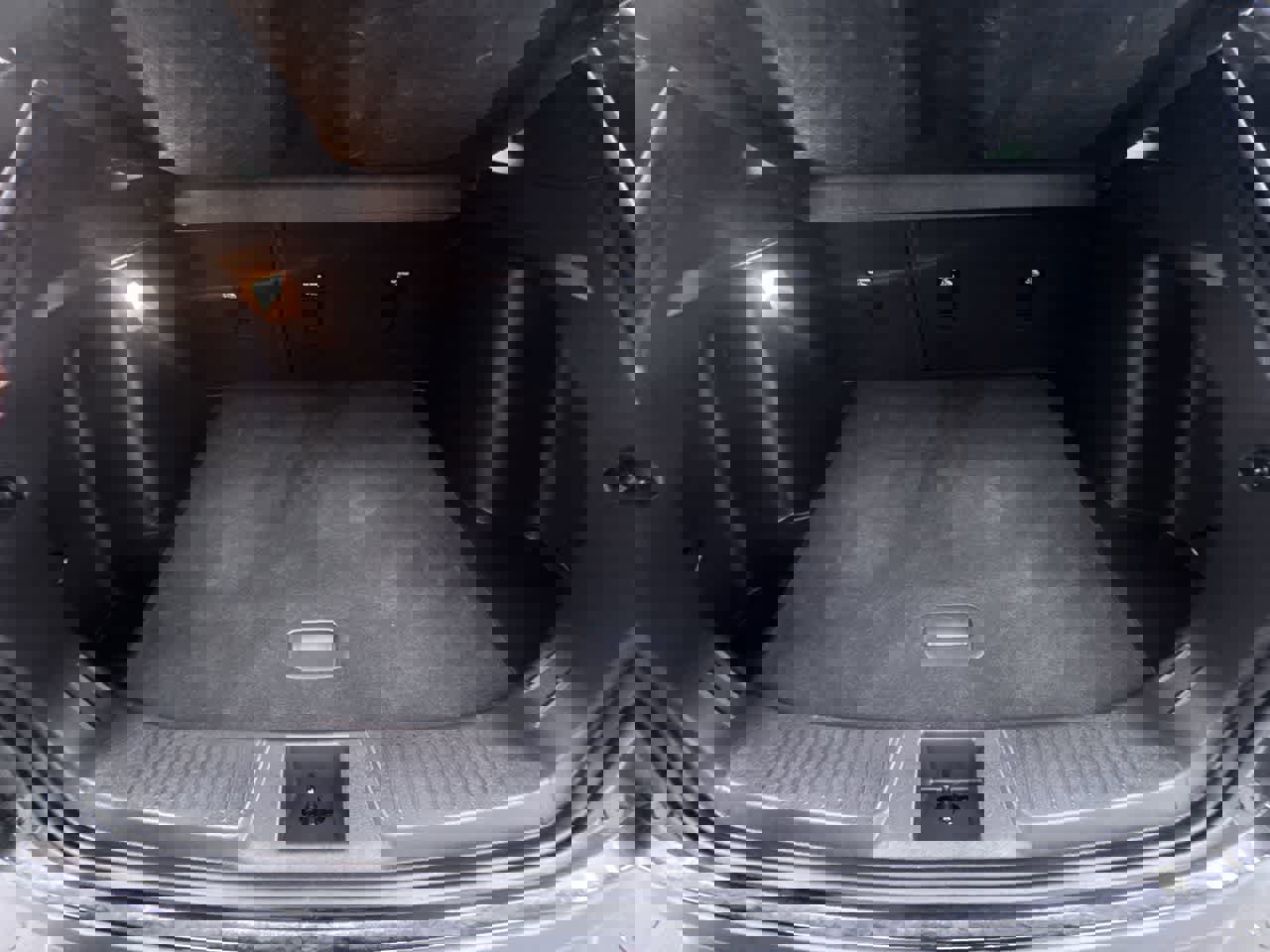 Used 2025 Chevrolet Trax RS w/ Sunroof Package image 39