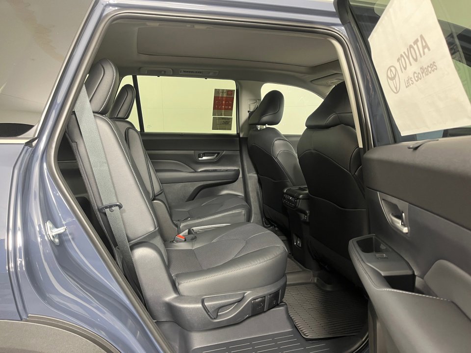 New 2026 Toyota Grand Highlander Limited image 27
