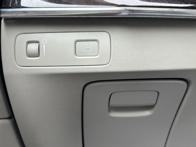 Used 2019 Volvo XC90 T6 Momentum w/ Protection Package Premier image 38