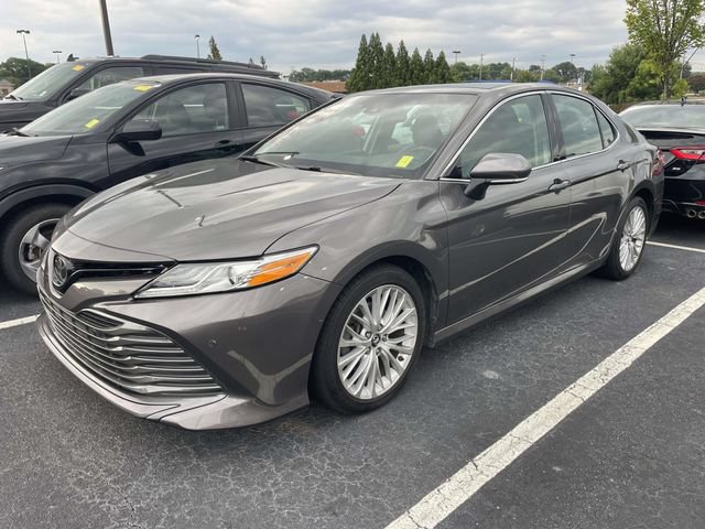 Used 2018 Toyota Camry XLE FWD image 7