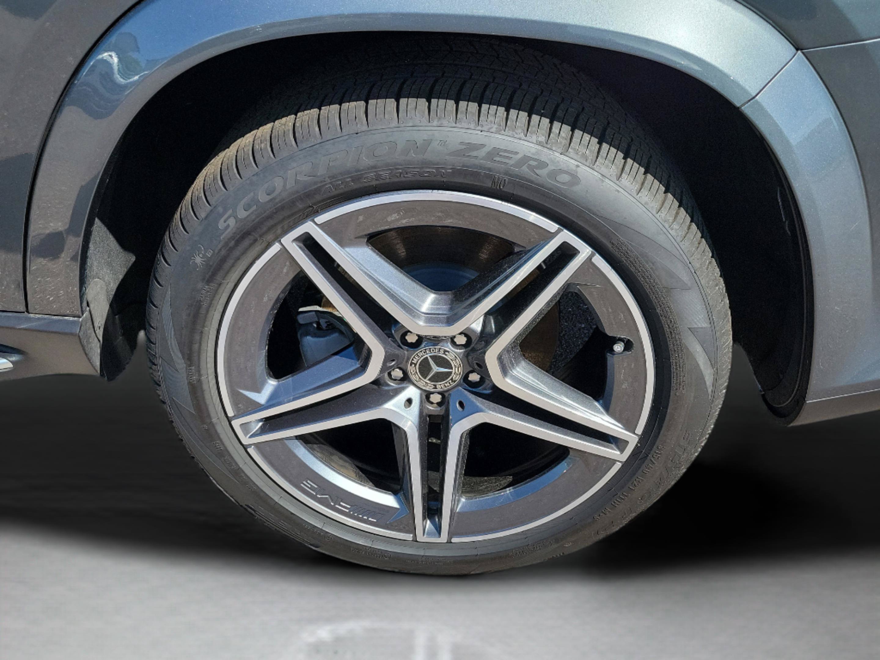 Certified 2026 Mercedes-Benz GLS 450 4MATIC image 5