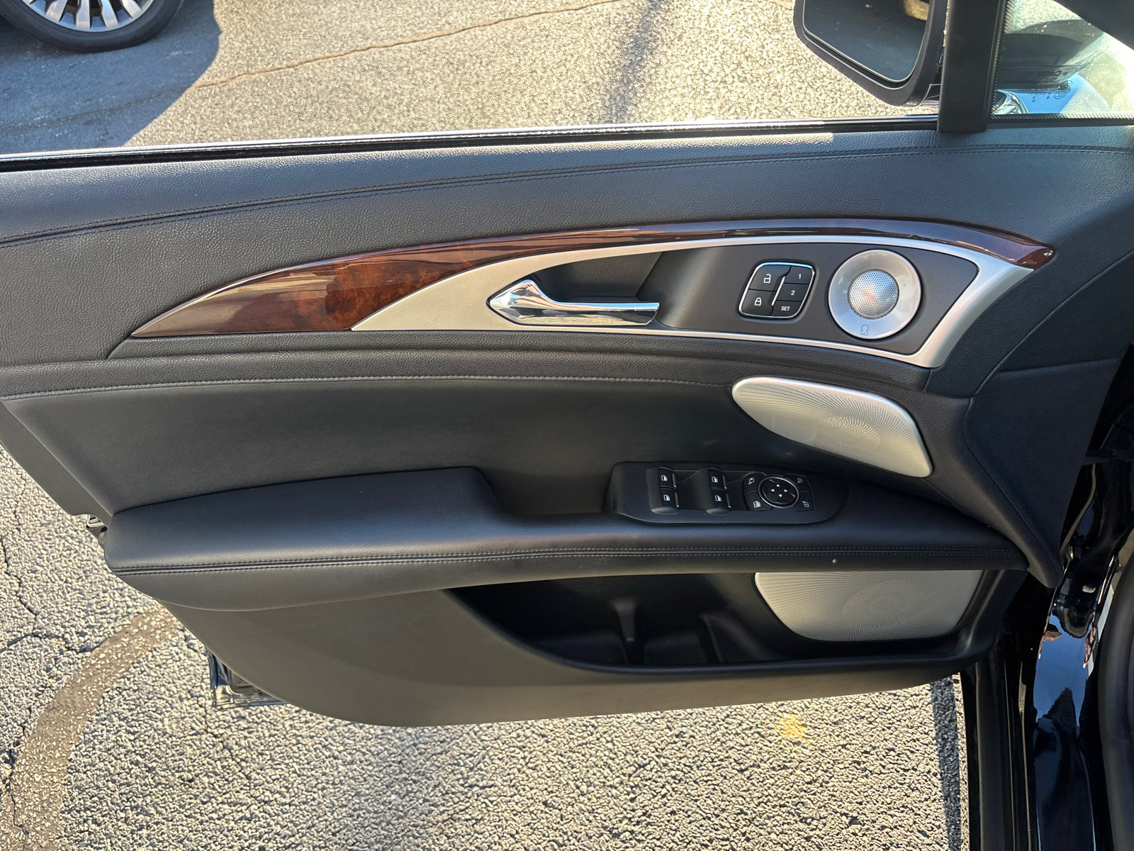 Certified 2019 Lincoln MKZ Reserve w/ Luxury Package AWD/4WD image 11