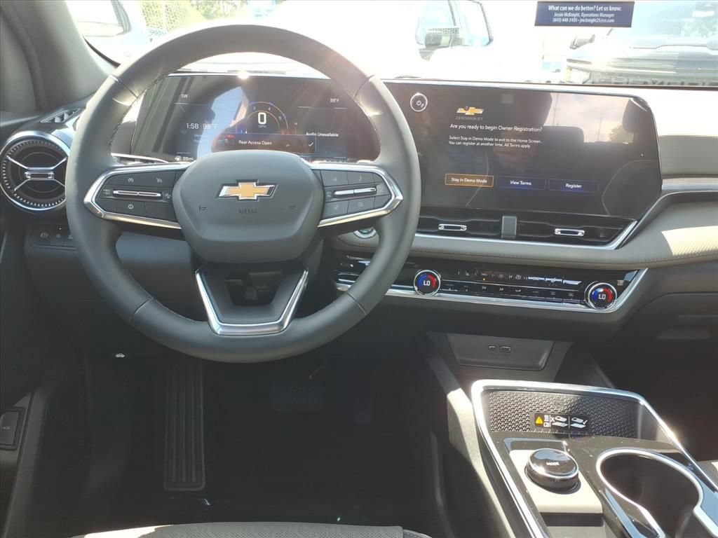 New 2027 Chevrolet Equinox LT w/ Convenience Package II FWD image 13