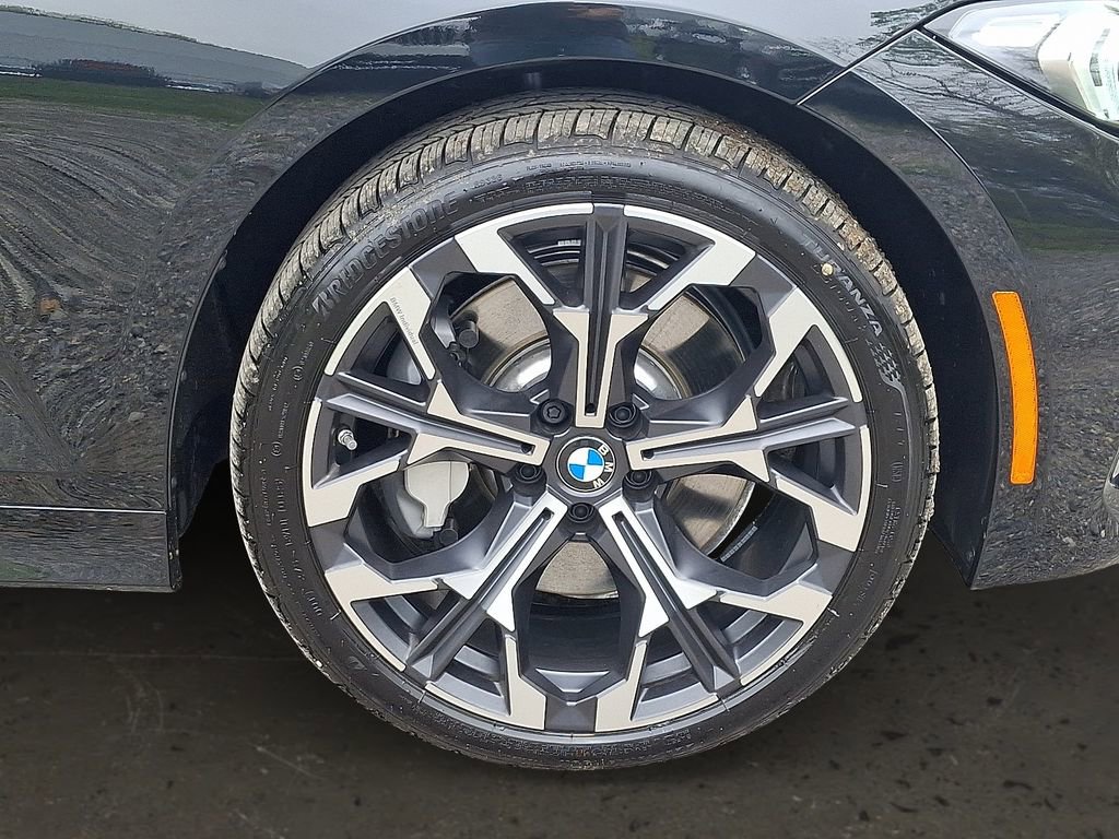 Used 2026 BMW 330i xDrive Sedan w/ Premium Package AWD/4WD image 9