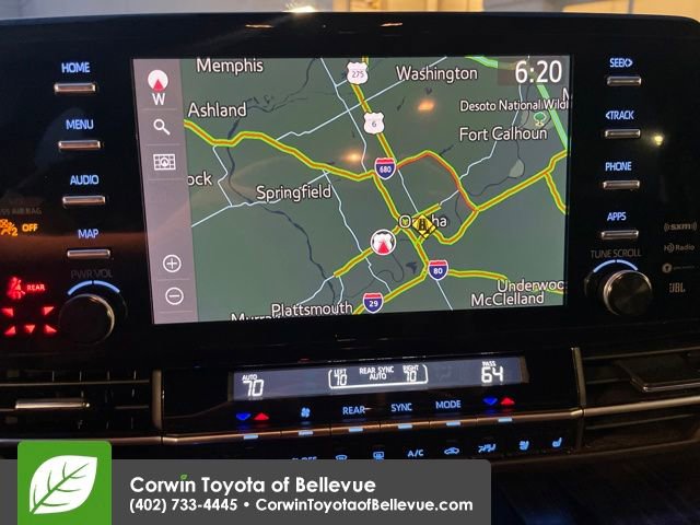 Used 2024 Toyota Sienna Limited image 19