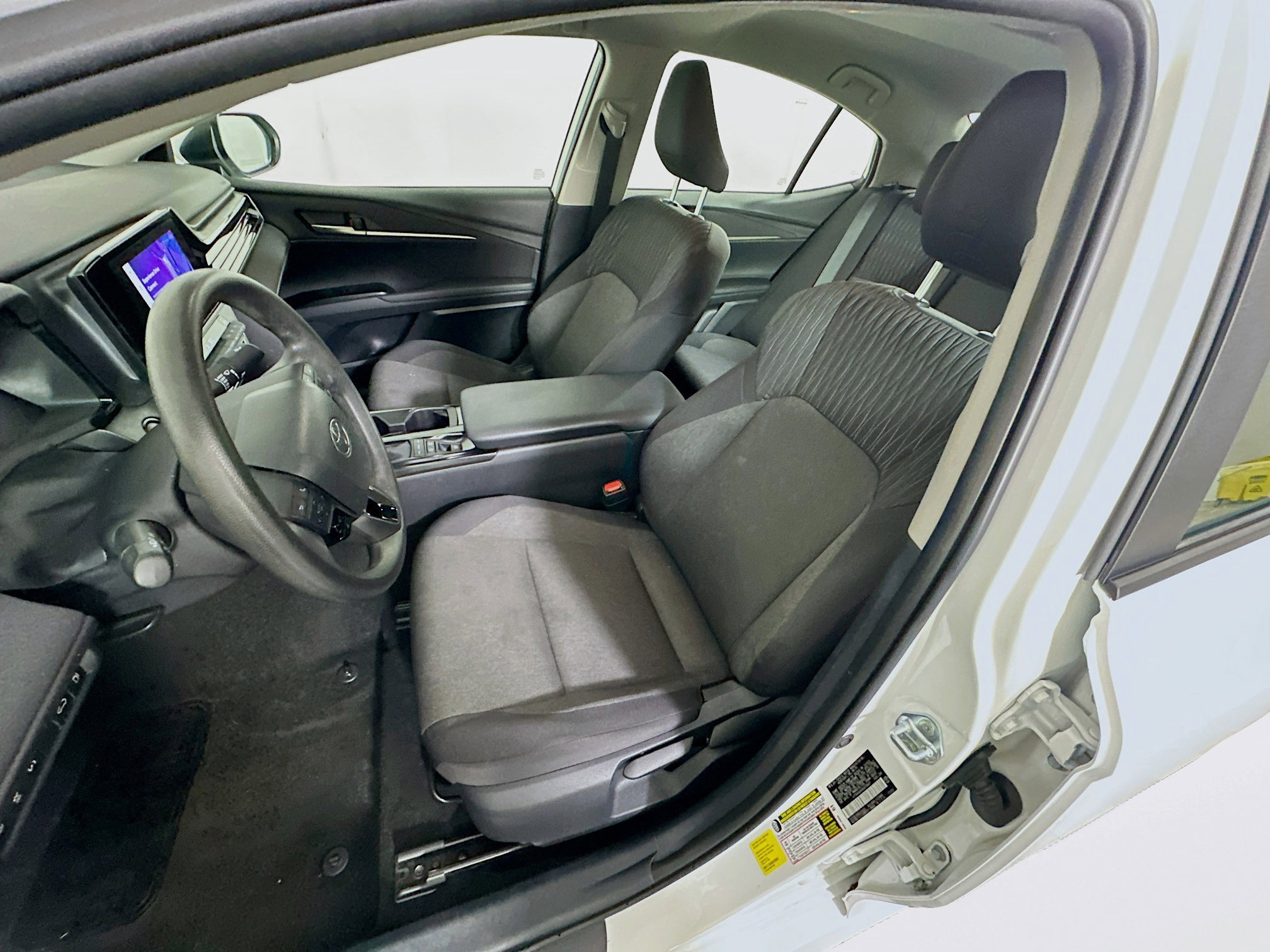 Used 2025 Toyota Camry LE image 13