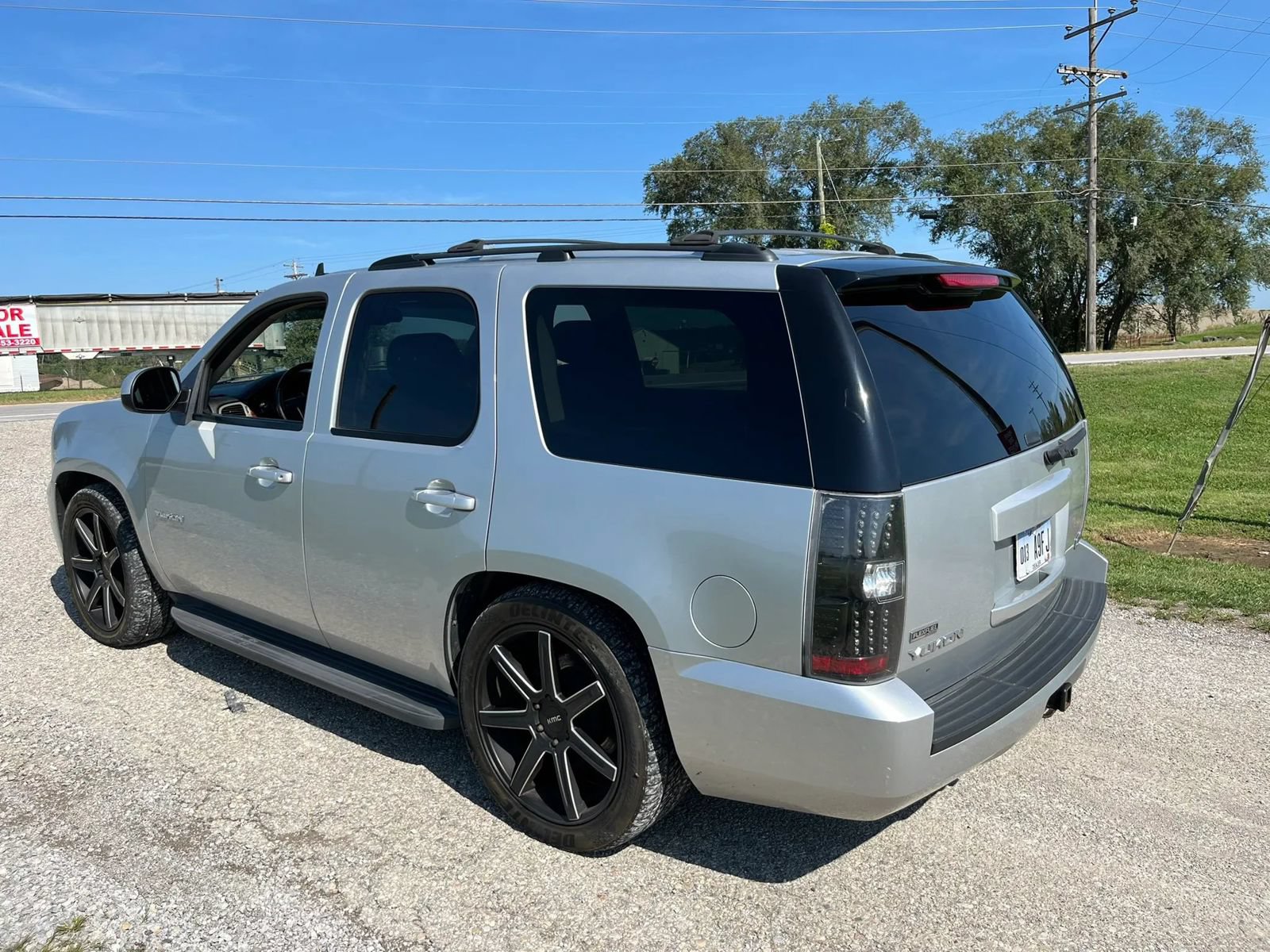 Used 2012 GMC Yukon SLE RWD image 7