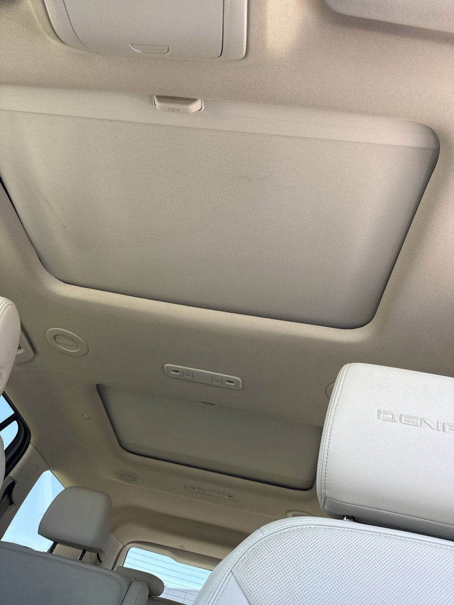 Used 2022 GMC Acadia Denali w/ Denali Technology Package image 19