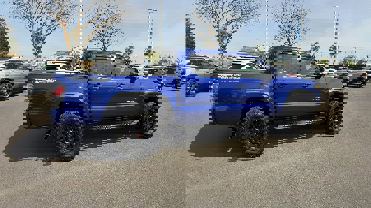 Used 2023 Toyota Tacoma TRD Off-Road w/ TRD Premium Off Road Package image 8