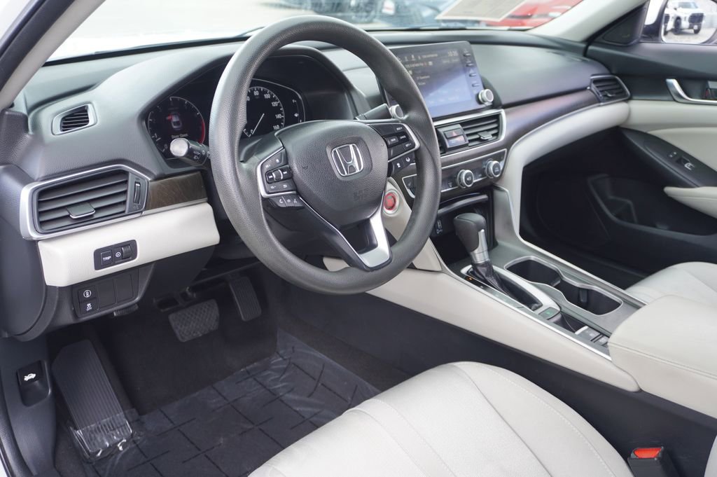 Used 2018 Honda Accord EX image 11