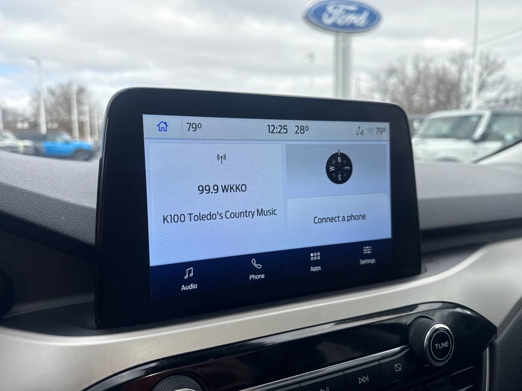 Used 2022 Ford Escape SE w/ SE Sport Appearance Package image 34