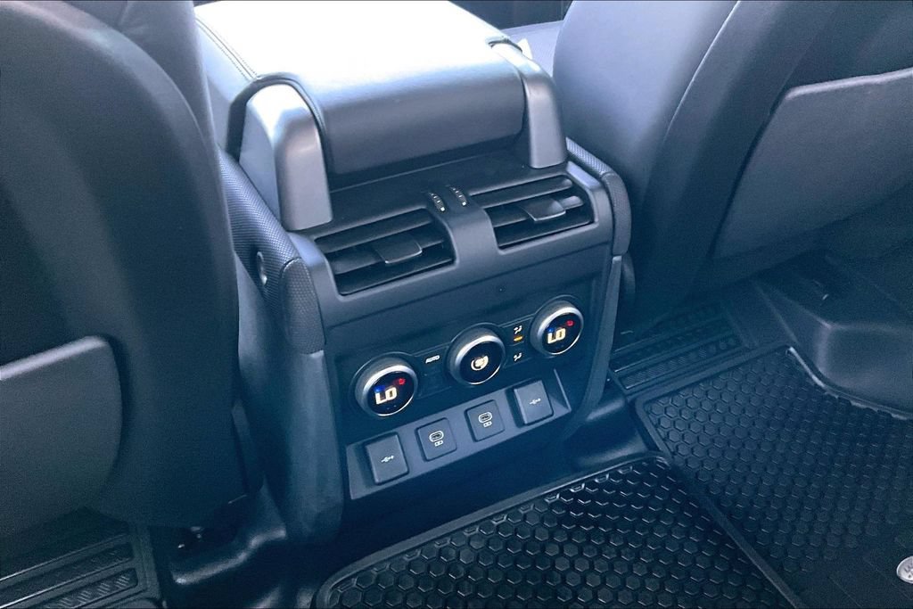 Used 2022 Land Rover Defender 110 X-Dynamic HSE AWD/4WD image 24