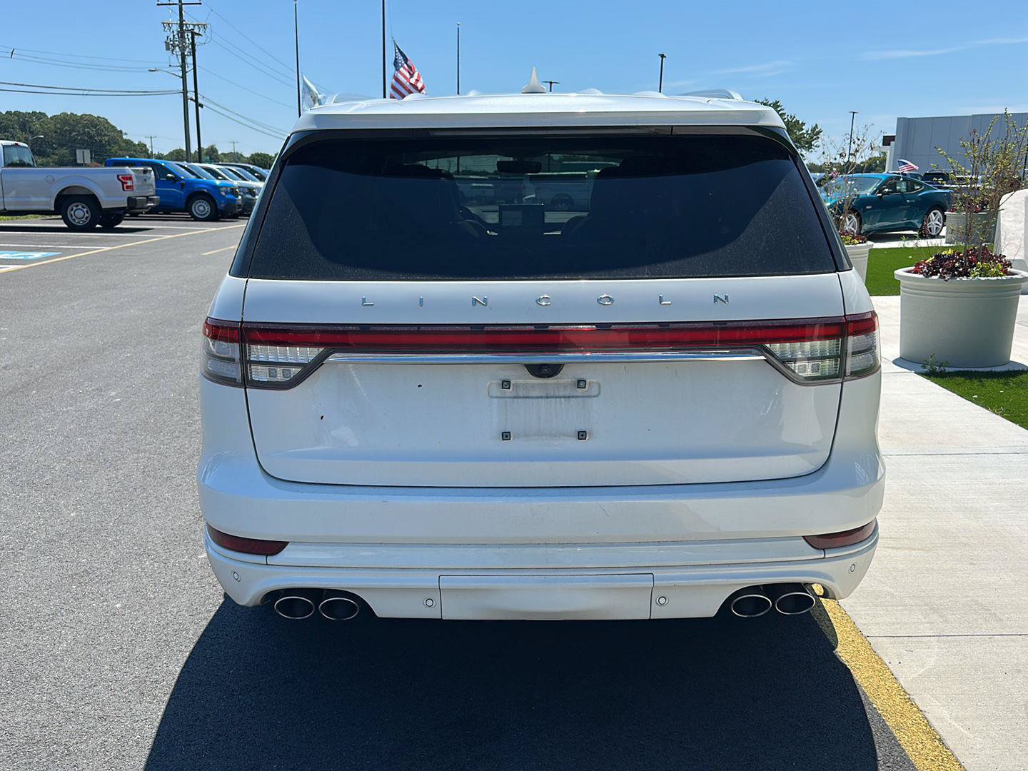 Used 2022 Lincoln Aviator Reserve w/ Equipment Group 201A AWD/4WD image 6