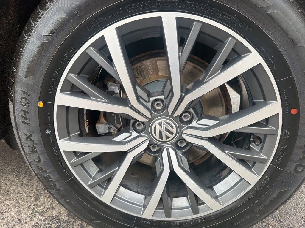 Used 2019 Volkswagen Tiguan SE w/ Panoramic Sunroof Package FWD image 48