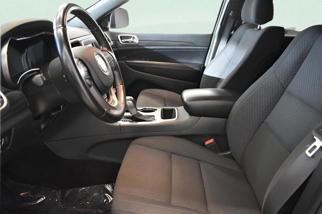 Used 2019 Jeep Grand Cherokee Laredo image 24