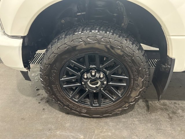 Used 2020 Ford F350 Platinum w/ FX4 Off-Road Package image 21