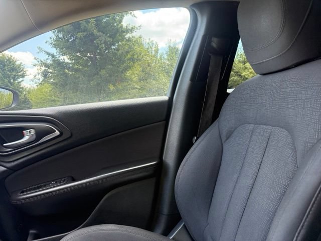 Used 2015 Chrysler 200 Limited w/ Convenience Group FWD image 29