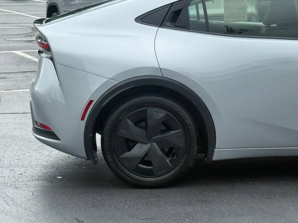 Certified 2023 Toyota Prius LE AWD/4WD image 8