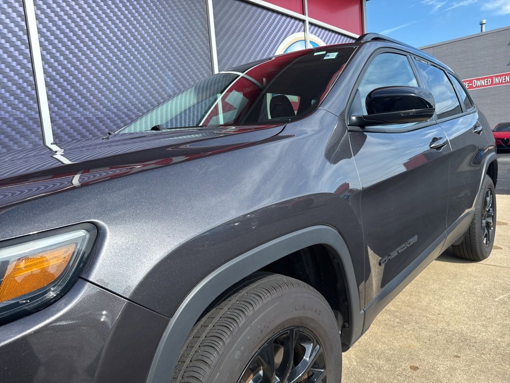 Used 2023 Jeep Cherokee Altitude Lux image 12