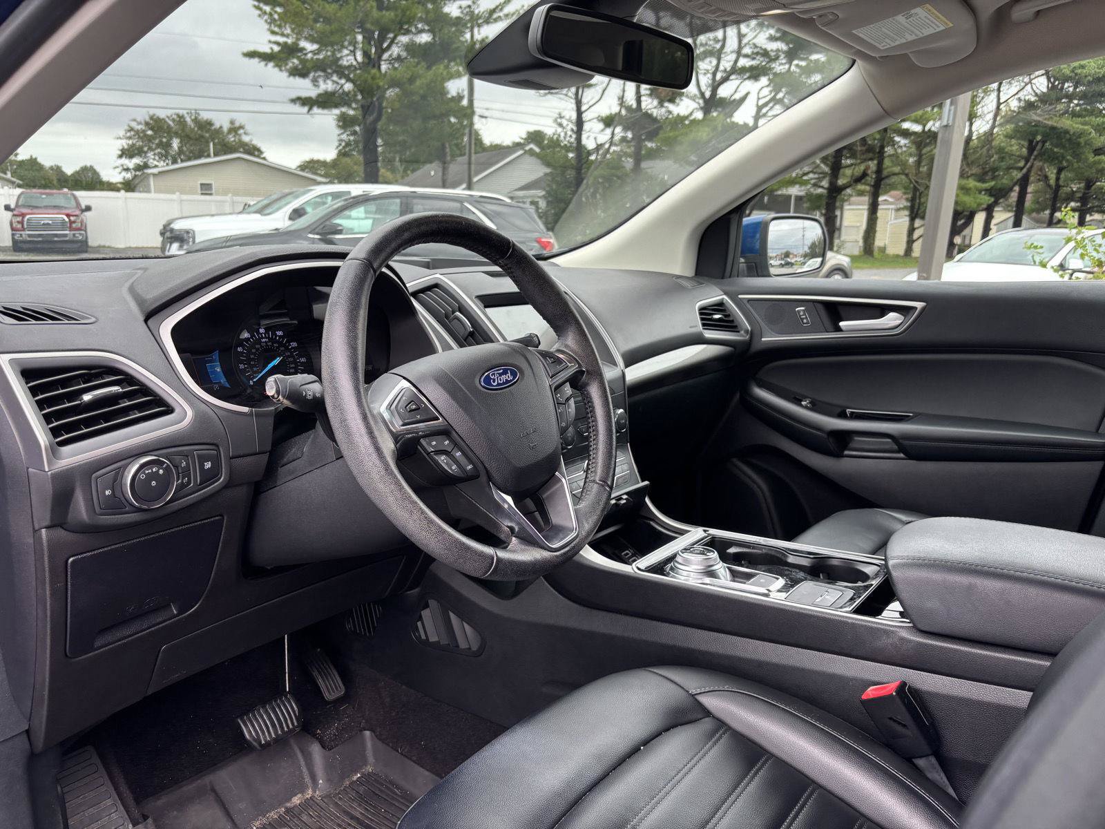 Used 2020 Ford Edge SEL w/ Cold Weather Package AWD/4WD image 14