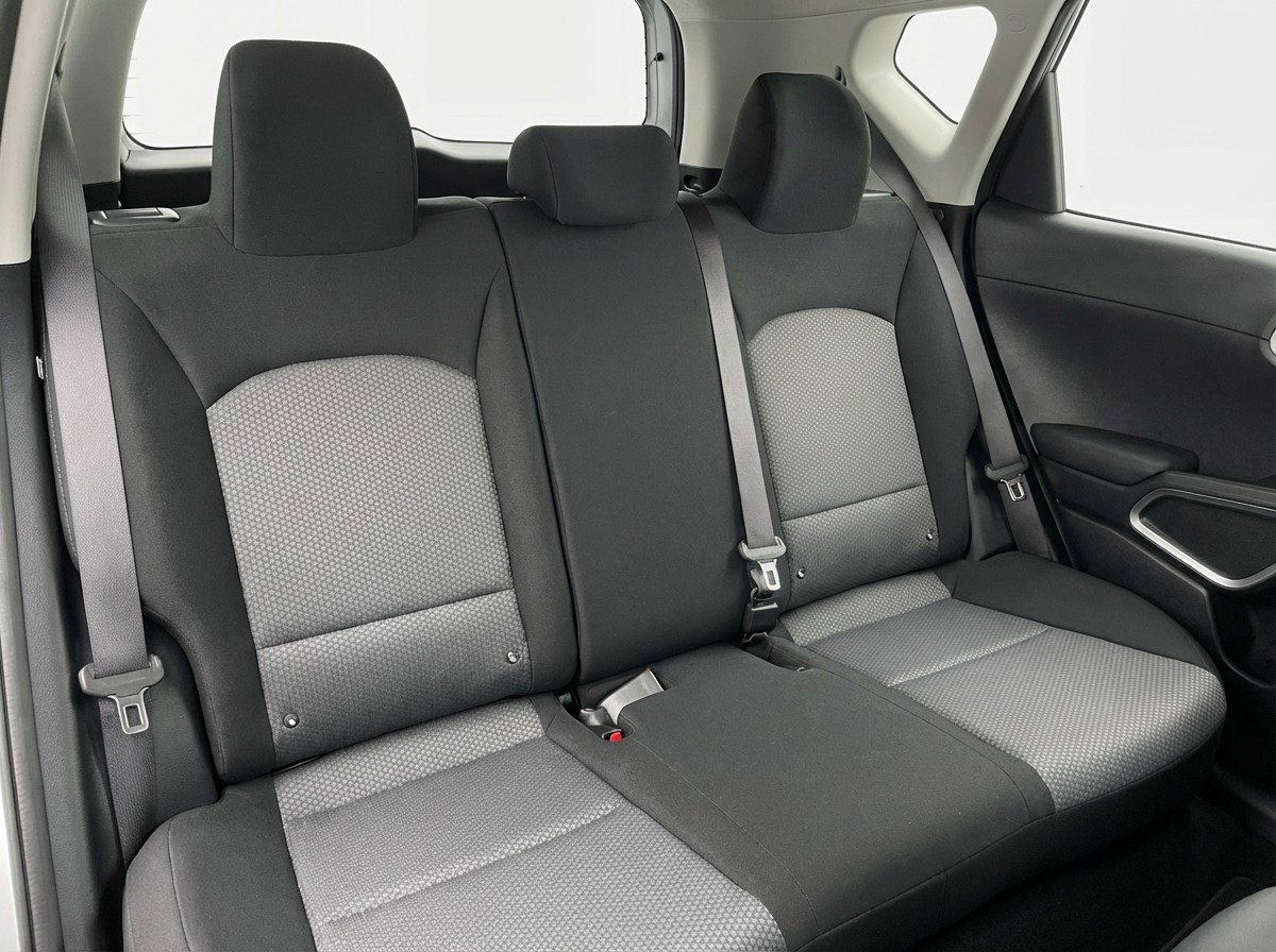 Used 2025 Kia Soul LX w/ LX Technology Package FWD image 14