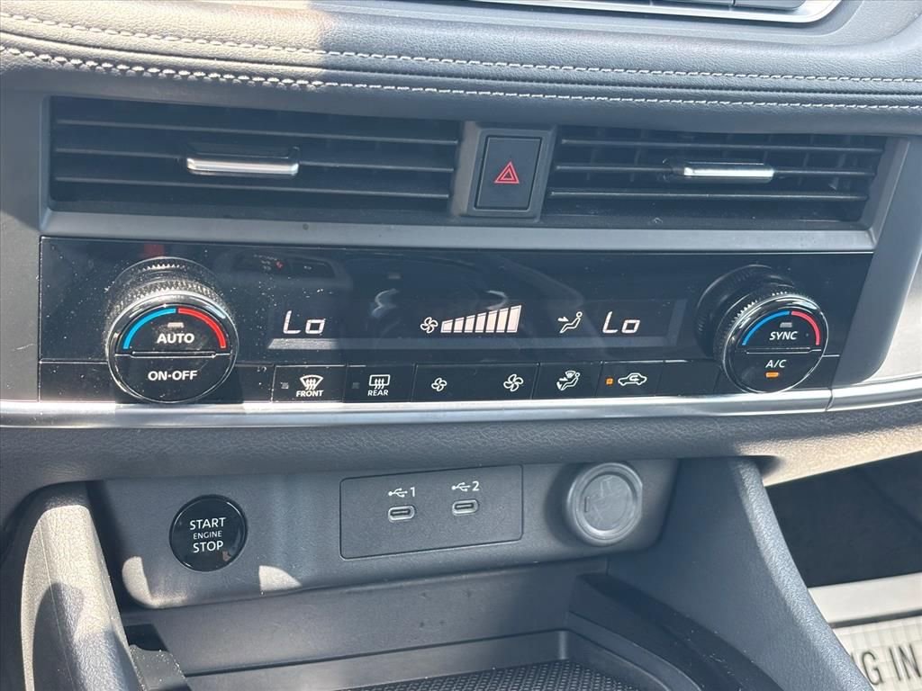 Used 2025 Nissan Rogue SV FWD image 18