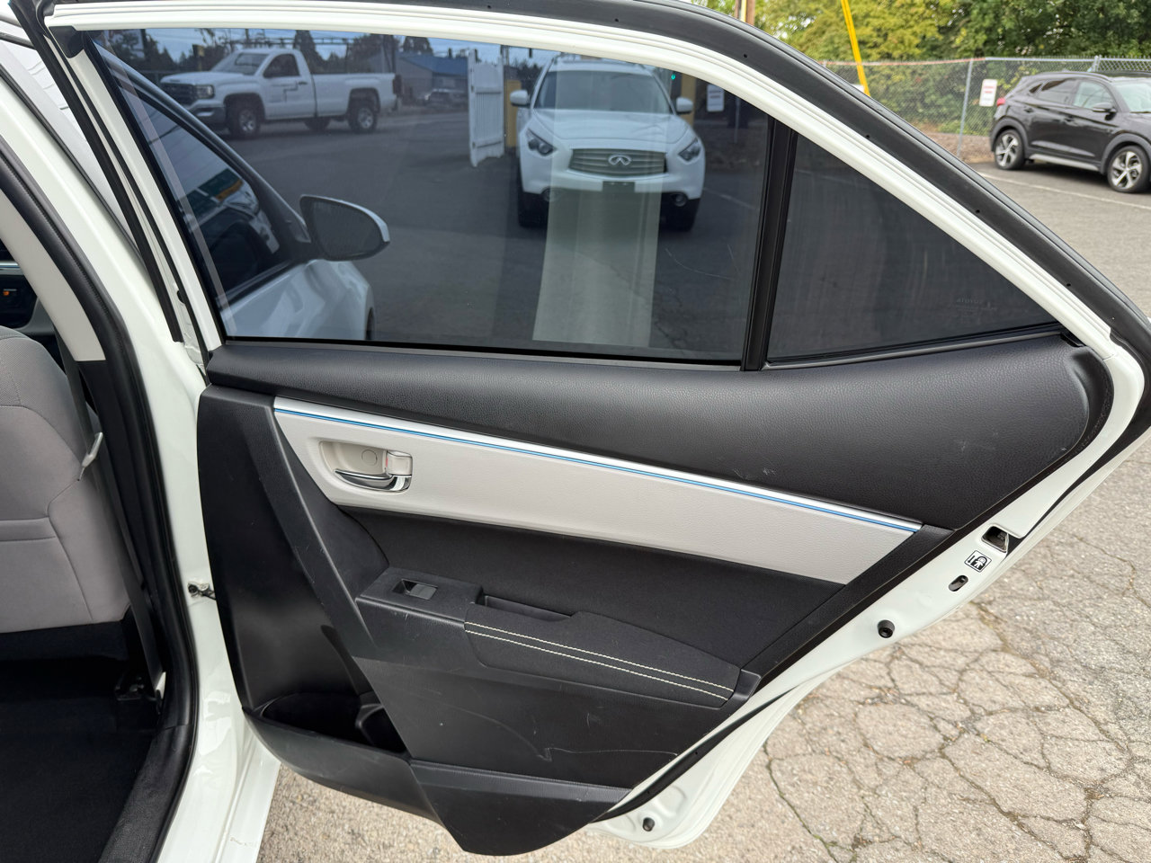 Used 2014 Toyota Corolla LE Premium image 14