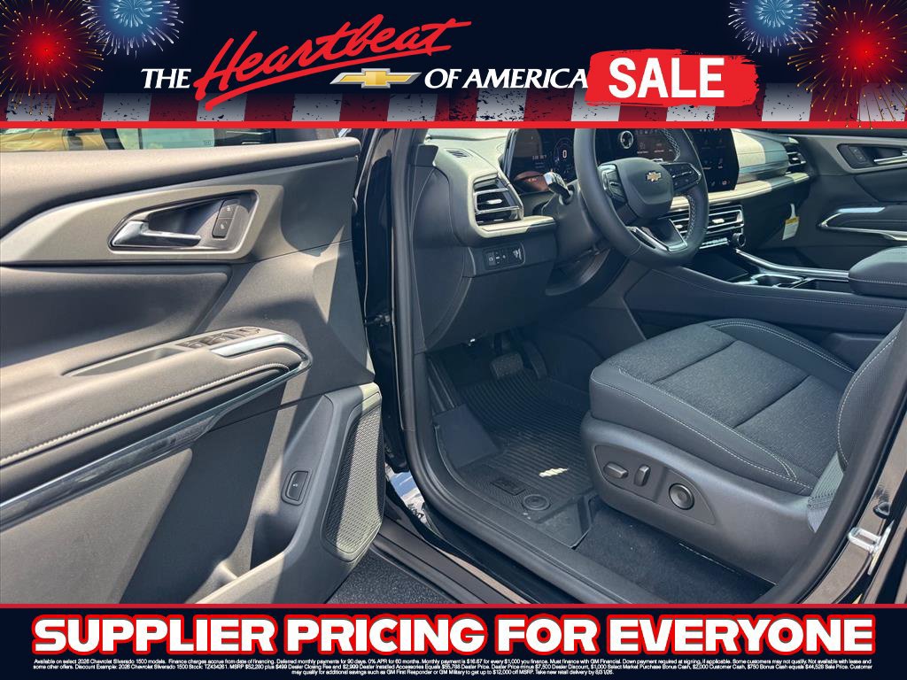 New 2027 Chevrolet Traverse LT w/ LPO, Floor Liner Package FWD image 12