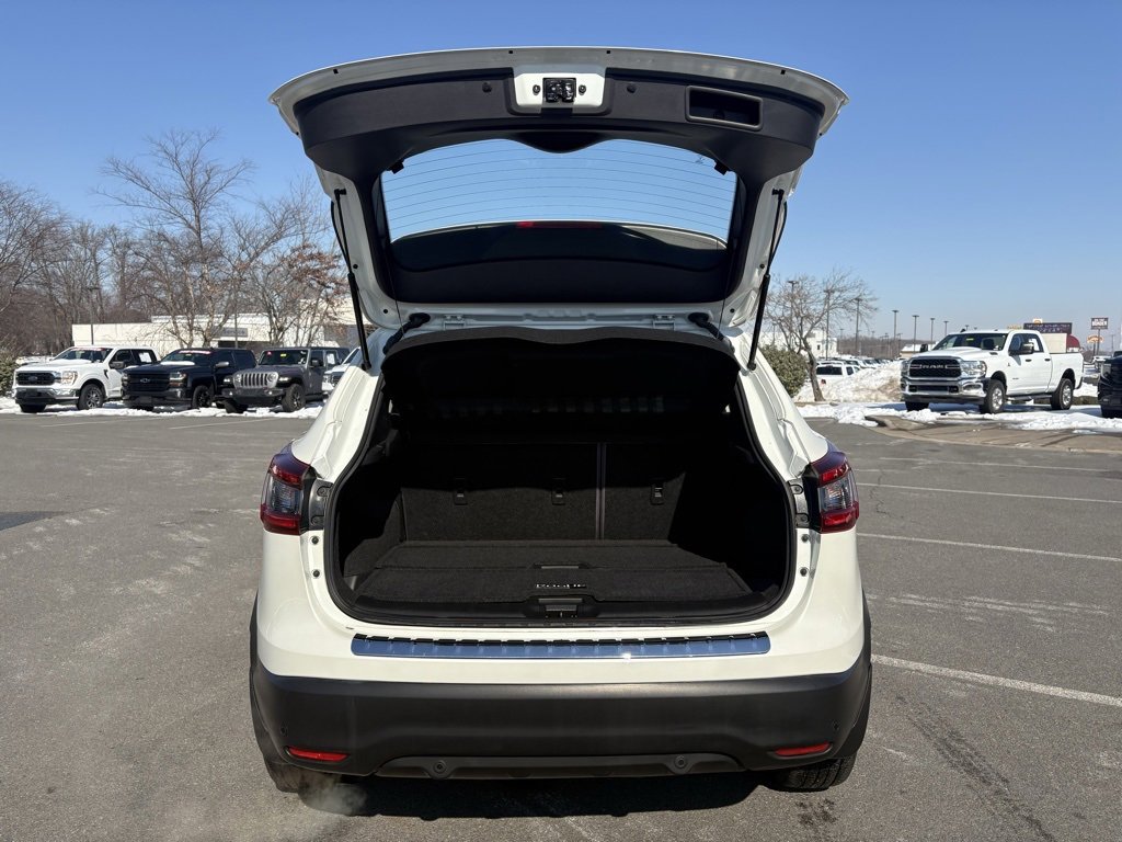 Used 2022 Nissan Rogue Sport SV image 7