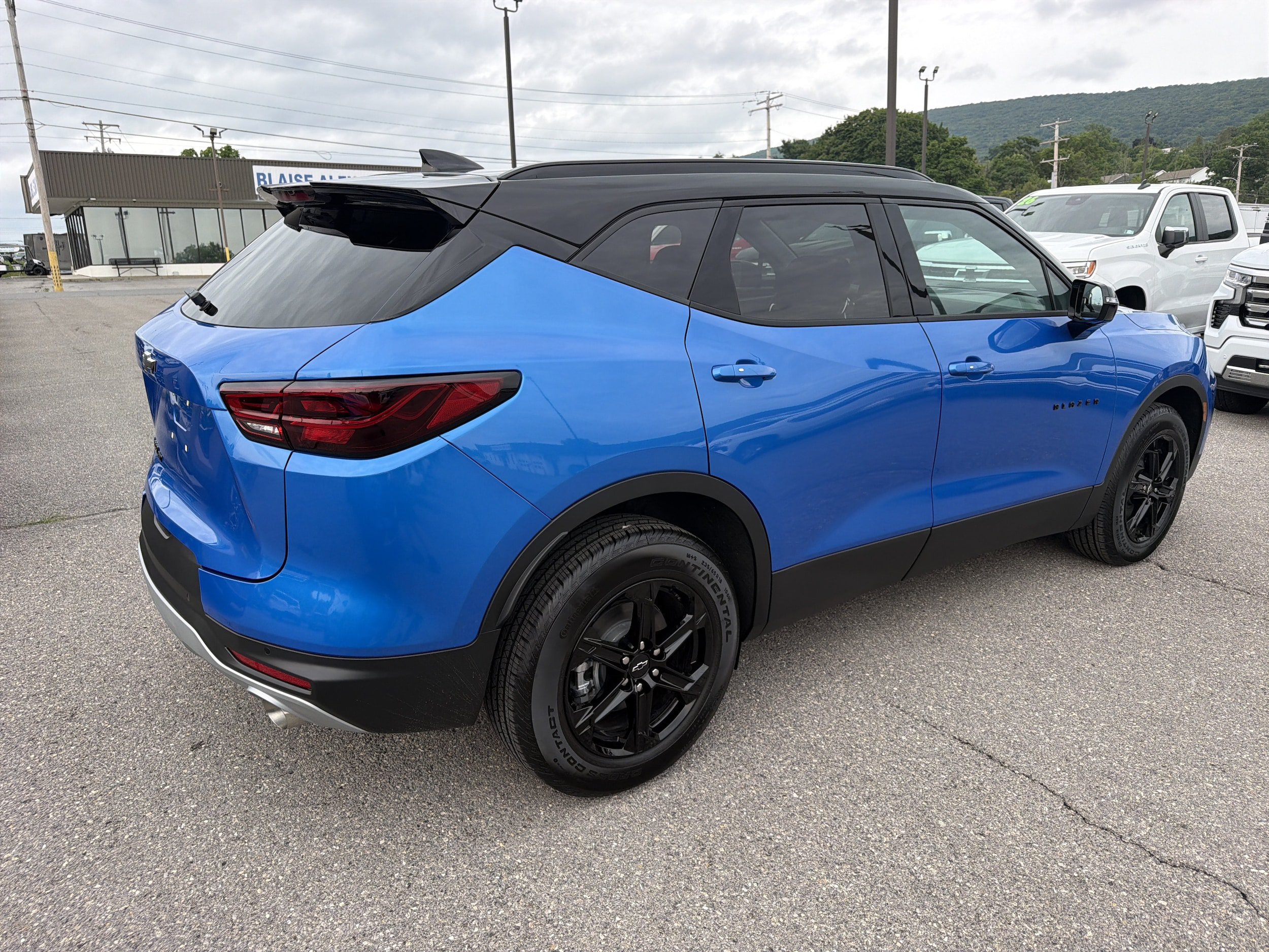 New 2026 Chevrolet Blazer LT w/ Sound & Technology Package AWD/4WD image 3