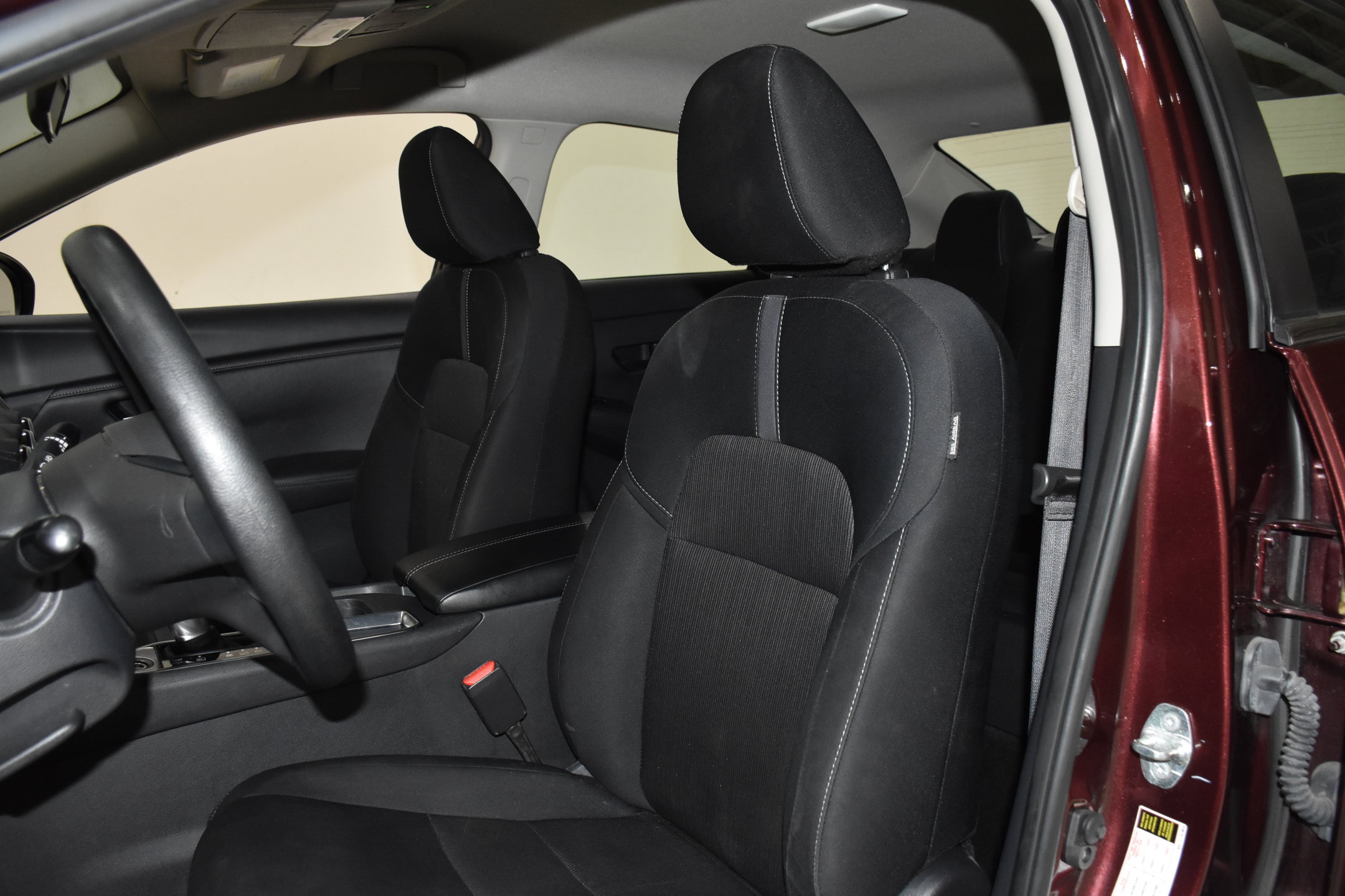 Used 2025 Nissan Sentra SV FWD image 25