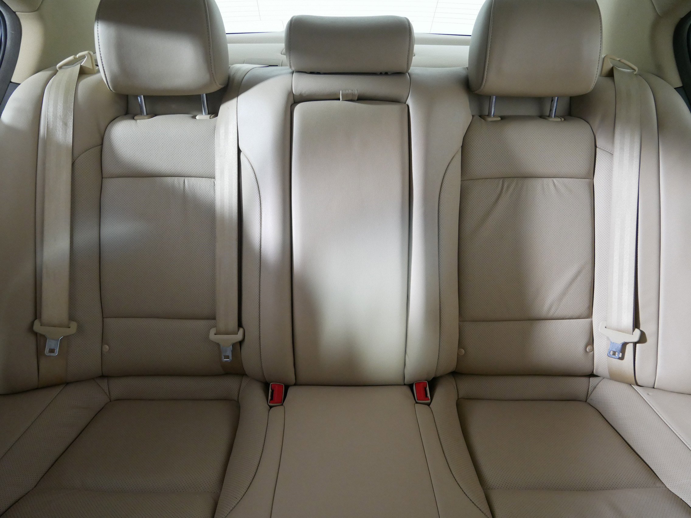 Used 2010 Hyundai Genesis 3.8 RWD image 13