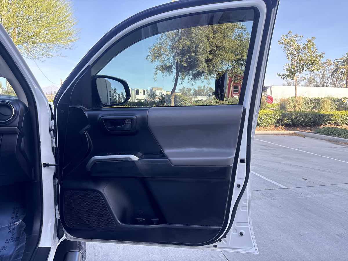 Used 2017 Toyota Tacoma SR5 w/ Tow Package image 17