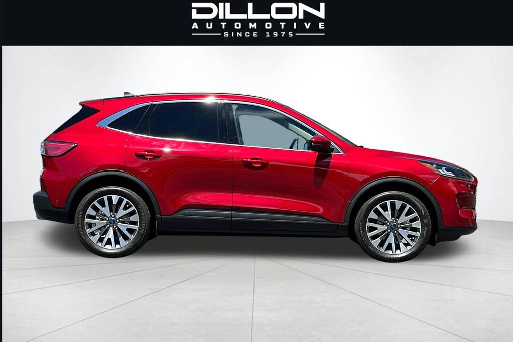 Used 2020 Ford Escape Titanium AWD/4WD image 3