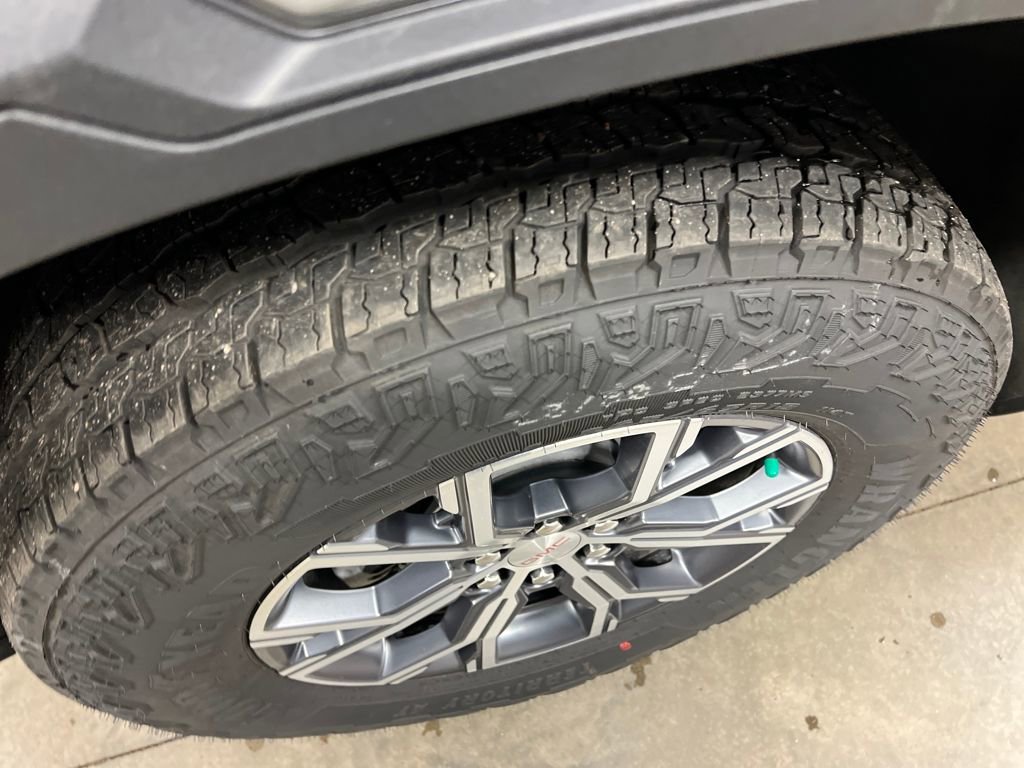 New 2026 GMC Acadia AT4 w/ LPO, Floor Liner Package image 18